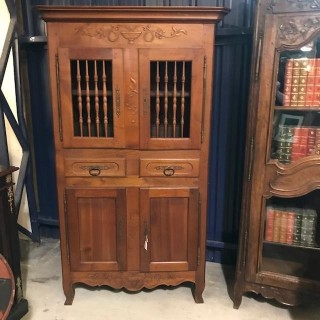 Early French Panetiére