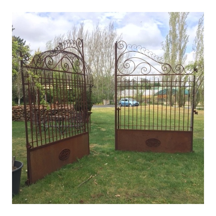 French Style Curly Gates 4040