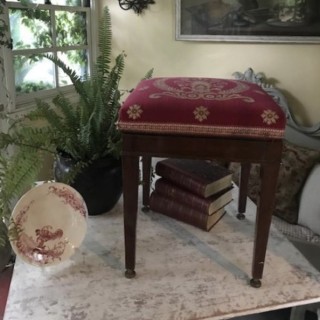 C1820 French Stool