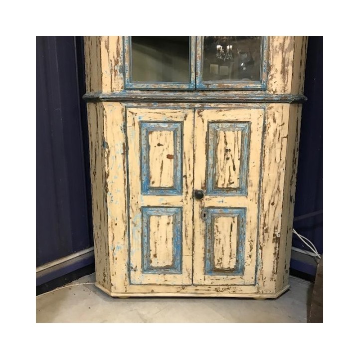 C18th Corner Cupboard