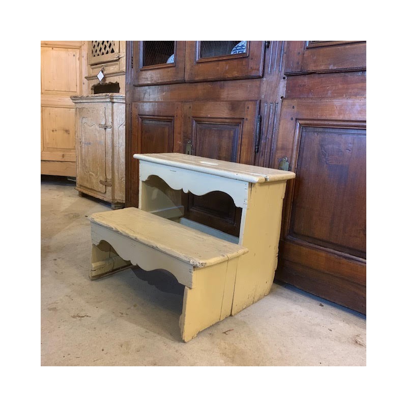 C1900 Large Painted Finish Kitchen Library Step