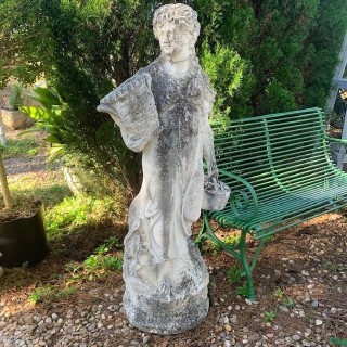 Statue French Vintage of a Girl Classic