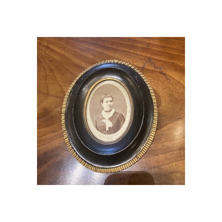 C1900 French Oval Frame