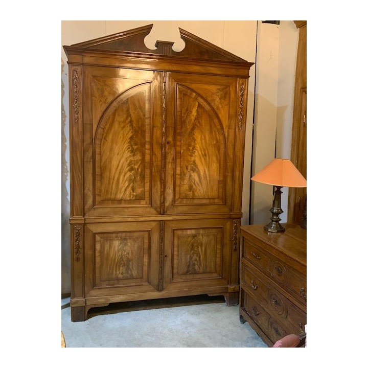 C19th English Flame Mahogany Gentleman's Press