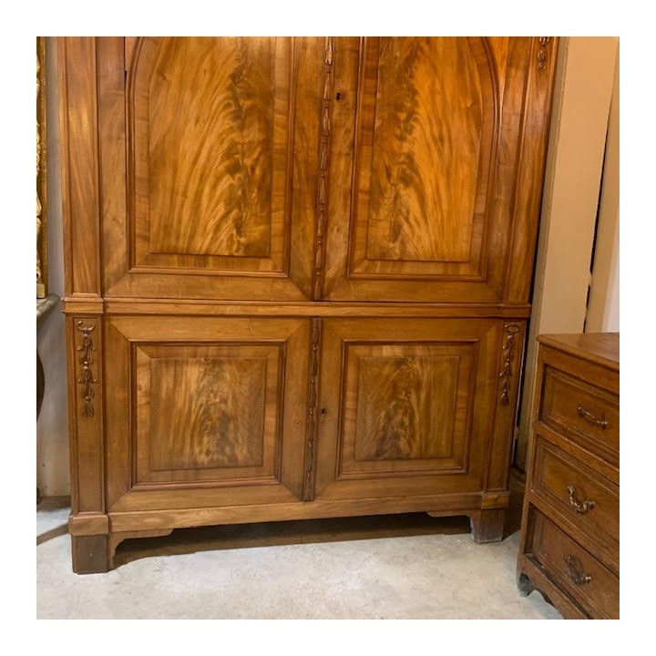 C19th English Flame Mahogany Gentleman's Press