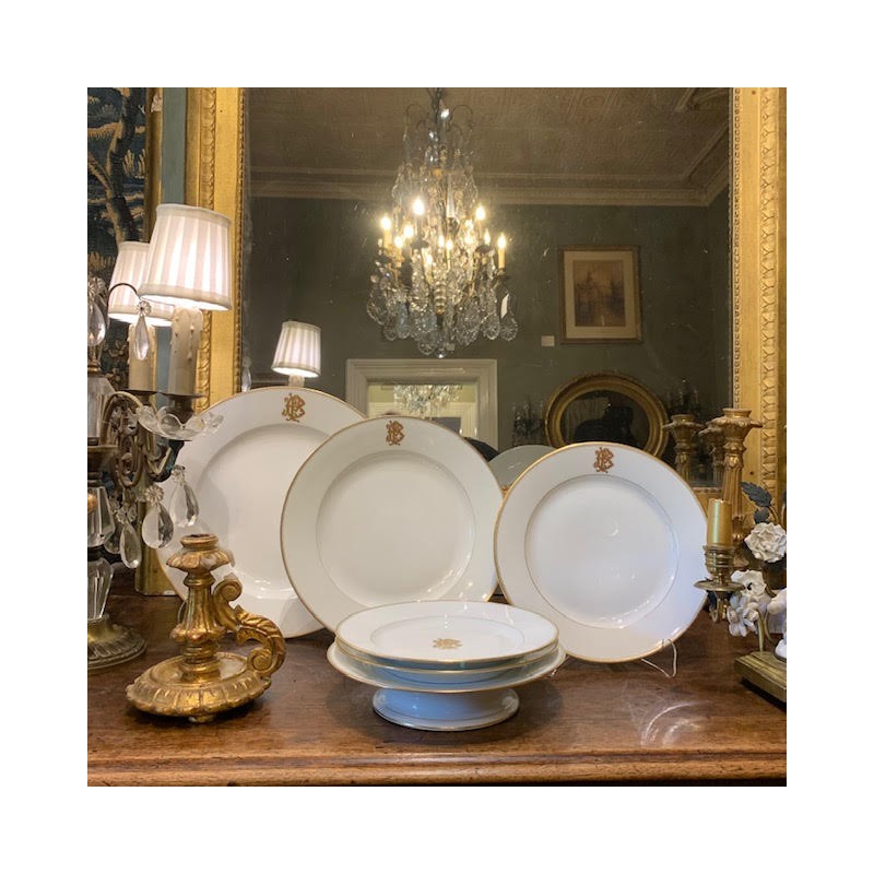 French Porcelaine service White and gold 92 pce