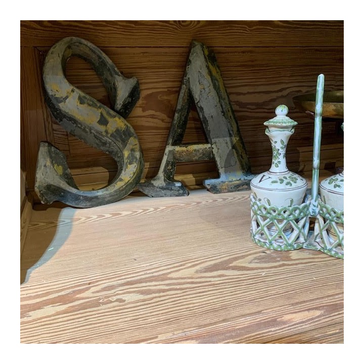 Early Zinc Letters S and A