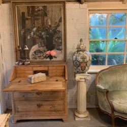 SOLD Vintage Timber Carved Piédestal