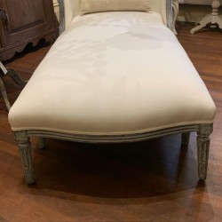 C19th French Meridienne (Chaise Longue) Belgium Linen