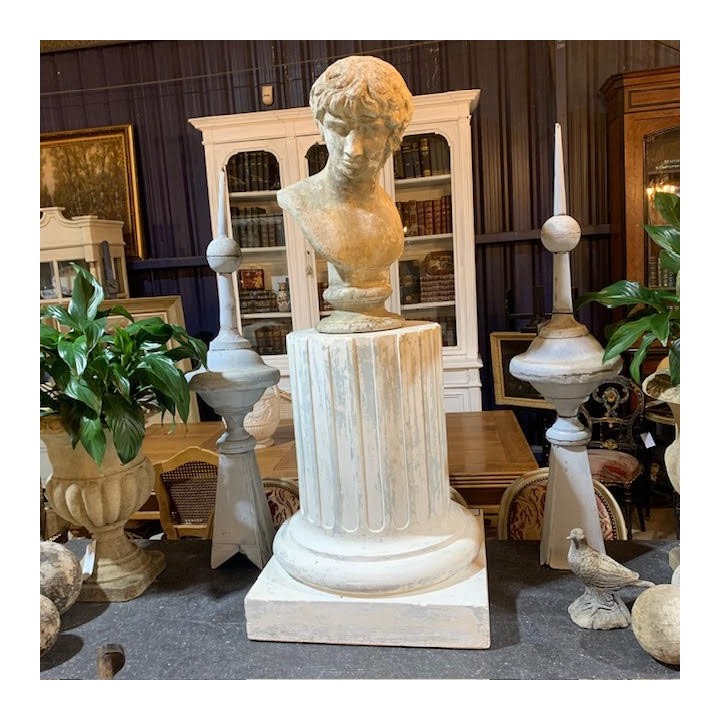 Vintage Set of 4 large Pedestal Fibreglass700 x 560