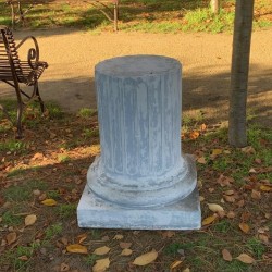 Vintage Set of 4 large Pedestal Fibreglass700 x 560