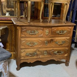 C18th French Louis XV Chest of Drawers in Oak