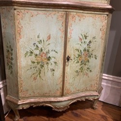 C1900 Venetian Corner Cabinet Vitrine