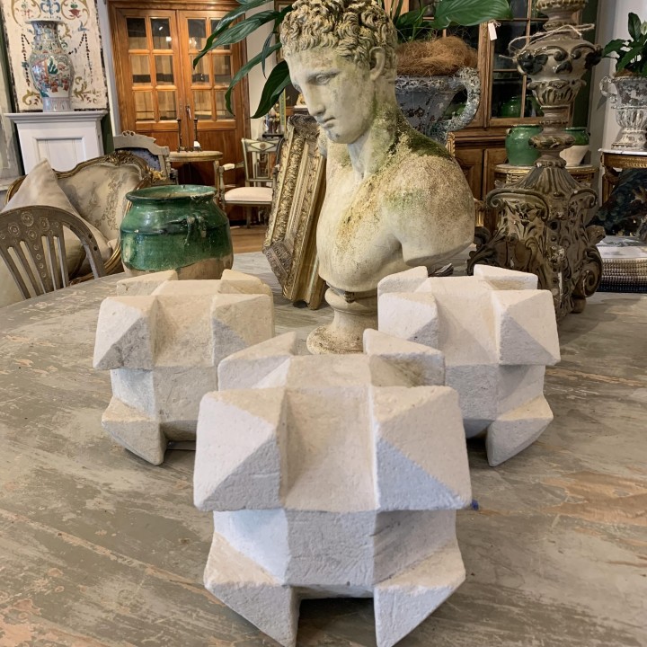 French Limestone trio de Sorciere