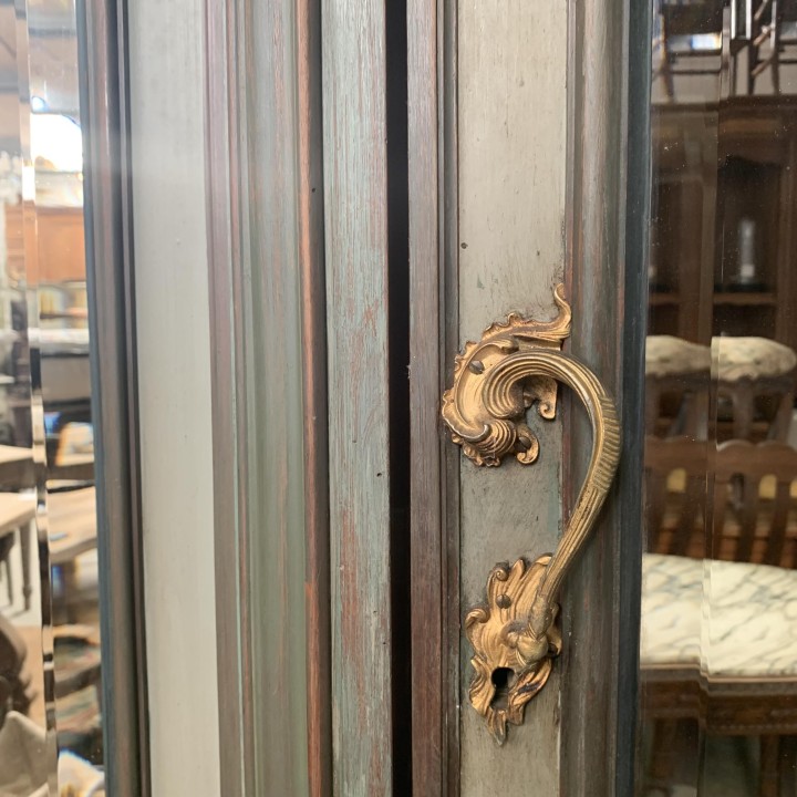 French Louis XV Fine Quality Louis XV Armoire