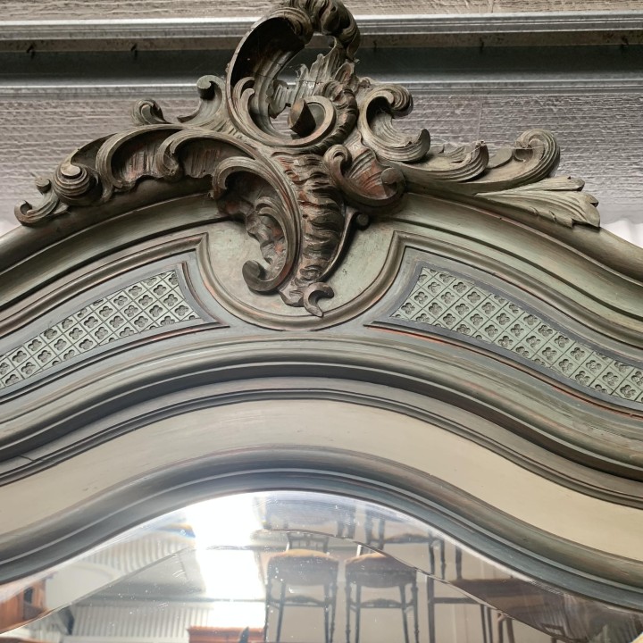 French Louis XV Fine Quality Louis XV Armoire