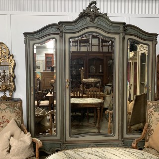 French Louis XV Fine Quality Louis XV Armoire